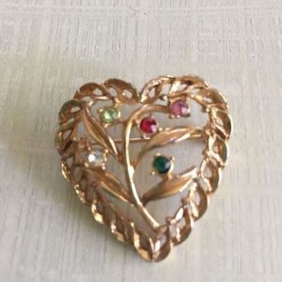Vintage Jewelry - Valentine's Galentines Gold heart pin with rhinestones Vintage
